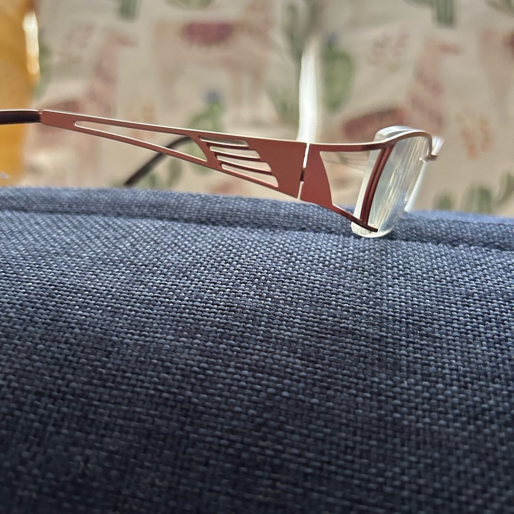 Unique Designer Women’s frames - Picture 3 of 8